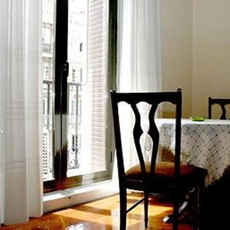 Hostal Delfina Мадрид Екстериор снимка