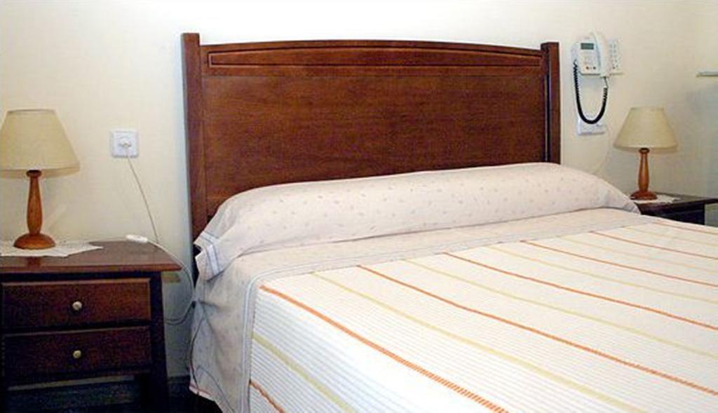 Hostal Delfina Мадрид Стая снимка