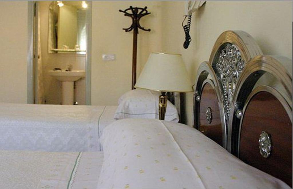 Hostal Delfina Мадрид Стая снимка